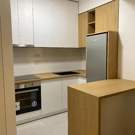 Lux 'kj' Скоп'є